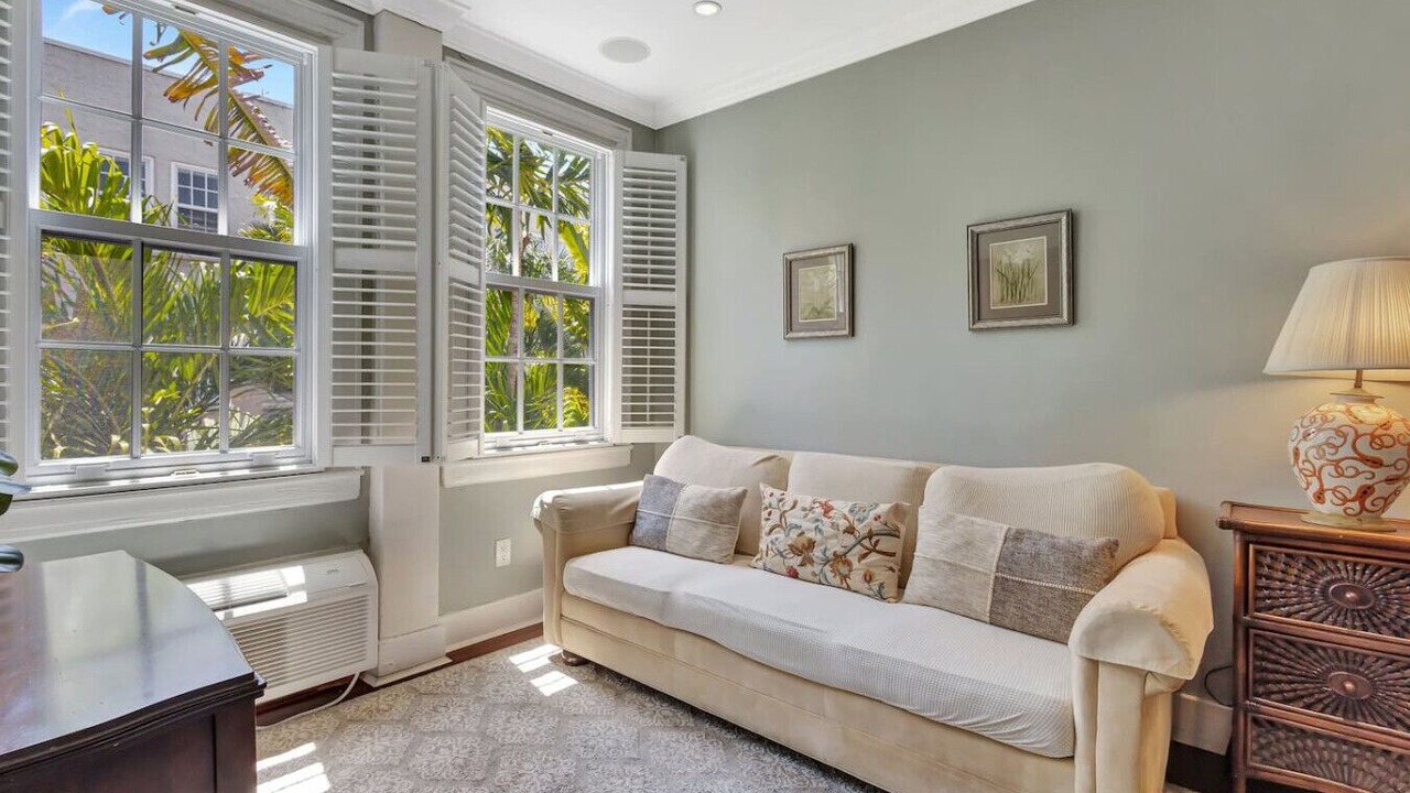 Photo of Livingroom in Palm Beach