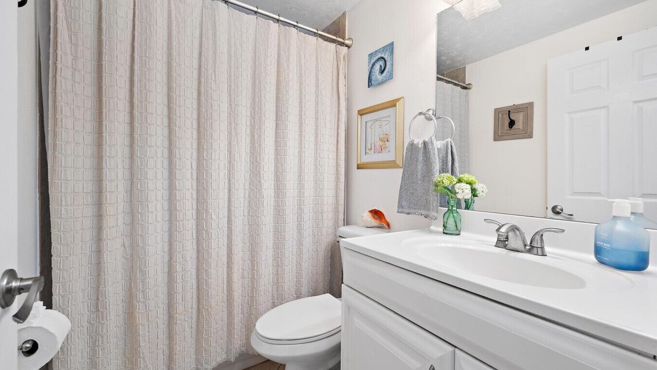 Photo of Bathroom in Yacht Club Estates