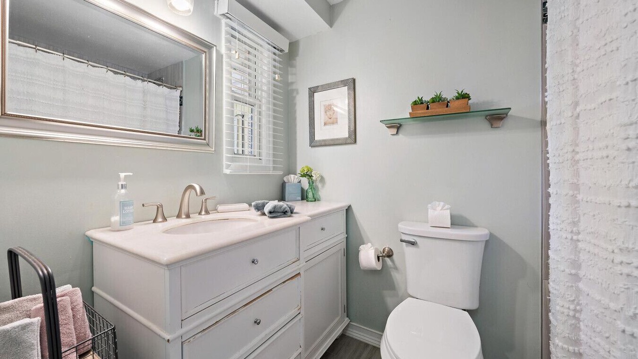 Photo of Bathroom in Yacht Club Estates
