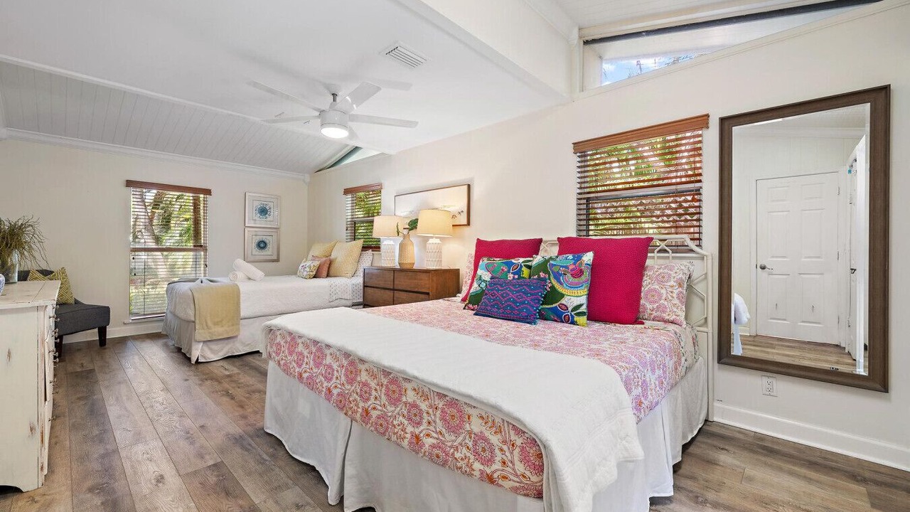 Photo of Bedroom in Yacht Club Estates