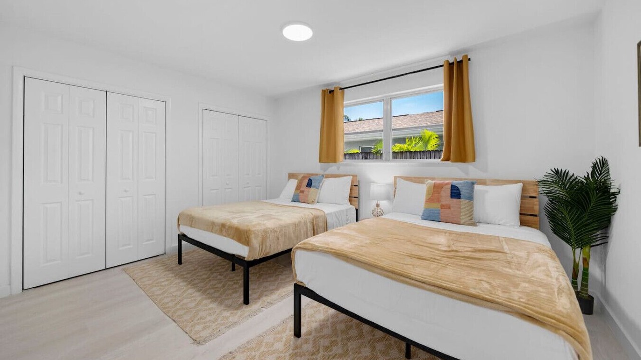 Photo of Bedroom in Naples Park