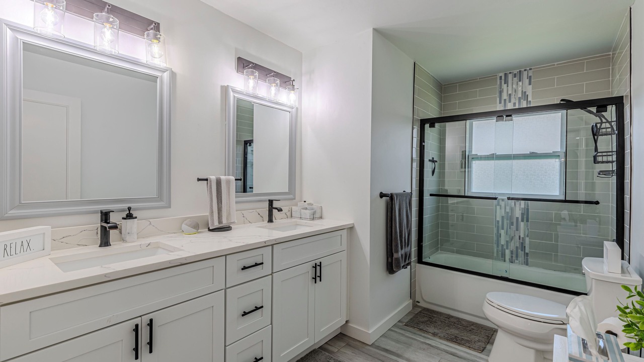 Photo of Bathroom in Naples Park