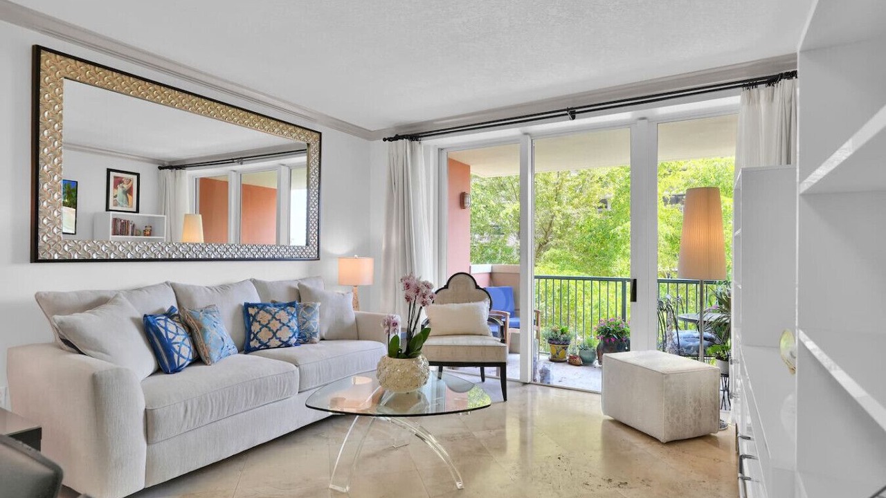 Photo of Livingroom in Coconut Grove