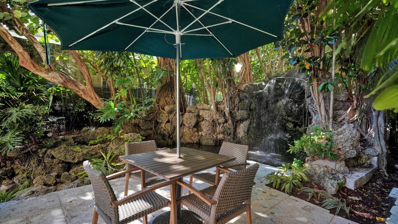 Photo of Outdoor in Coconut Grove