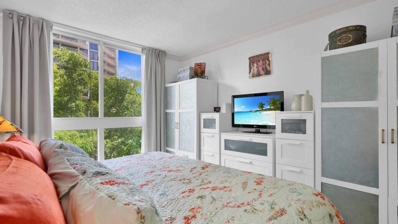 Photo of Bedroom in Coconut Grove