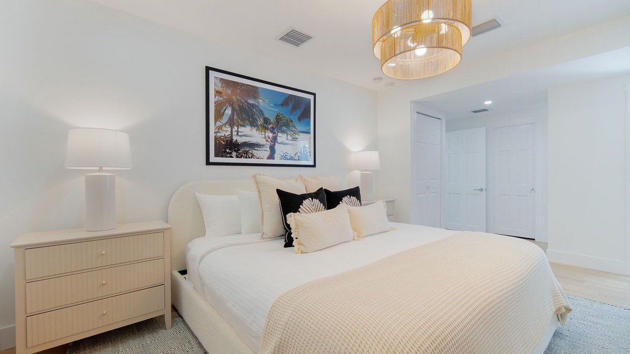 Photo of Bedroom in Old Northwood Historic District