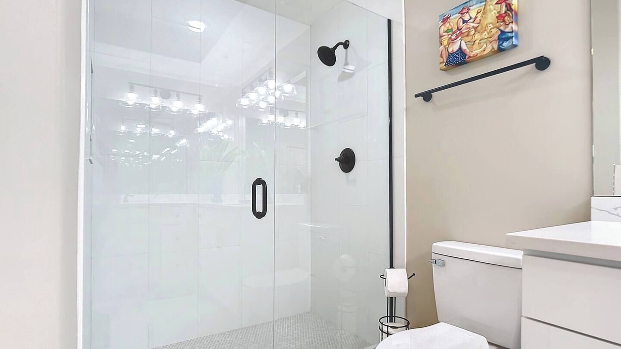 Photo of Bathroom in Tropical Cove