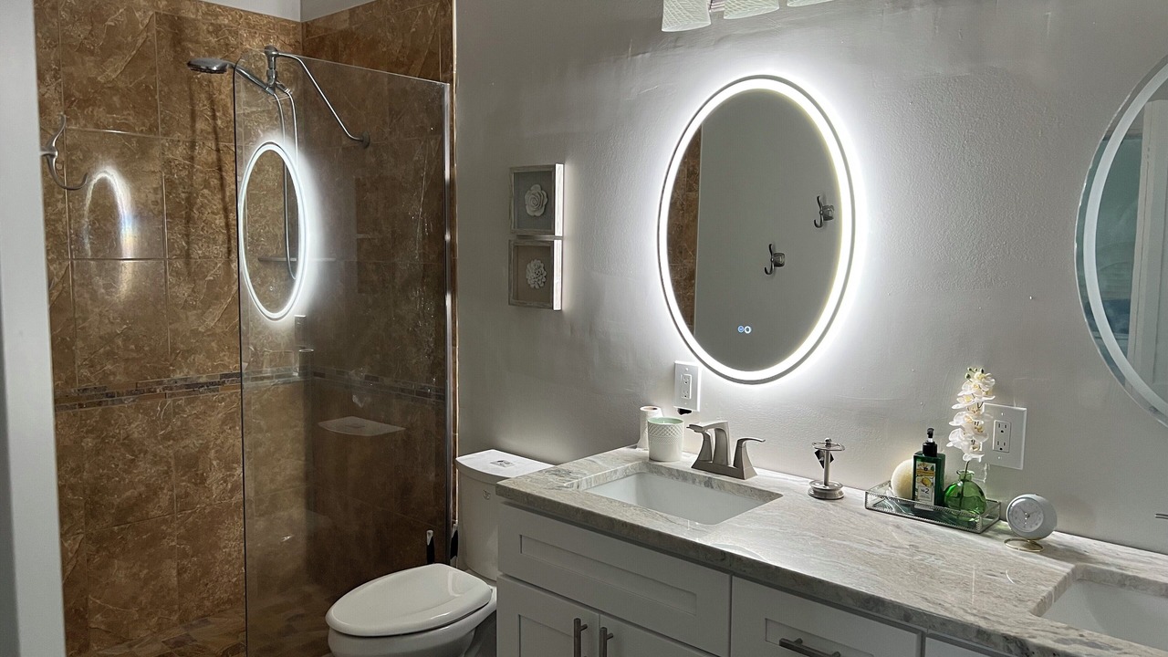 Photo of Bathroom in Tropical Cove