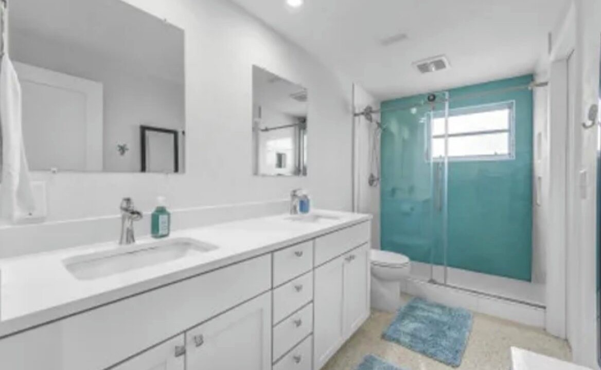 Photo of Bathroom in Laurel