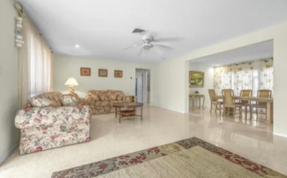 Photo of Livingroom in Laurel