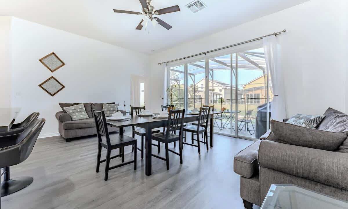 Photo of Livingroom in Davenport