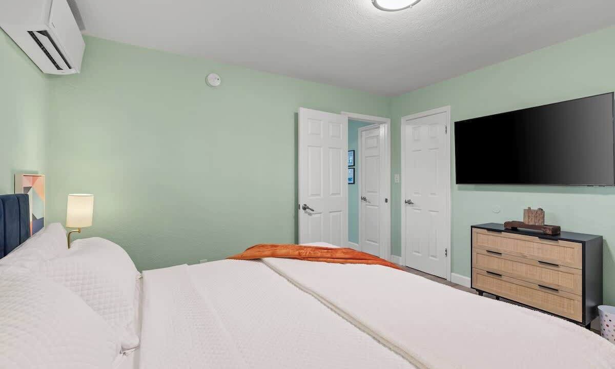 Photo of Bedroom in Clearwater Beach