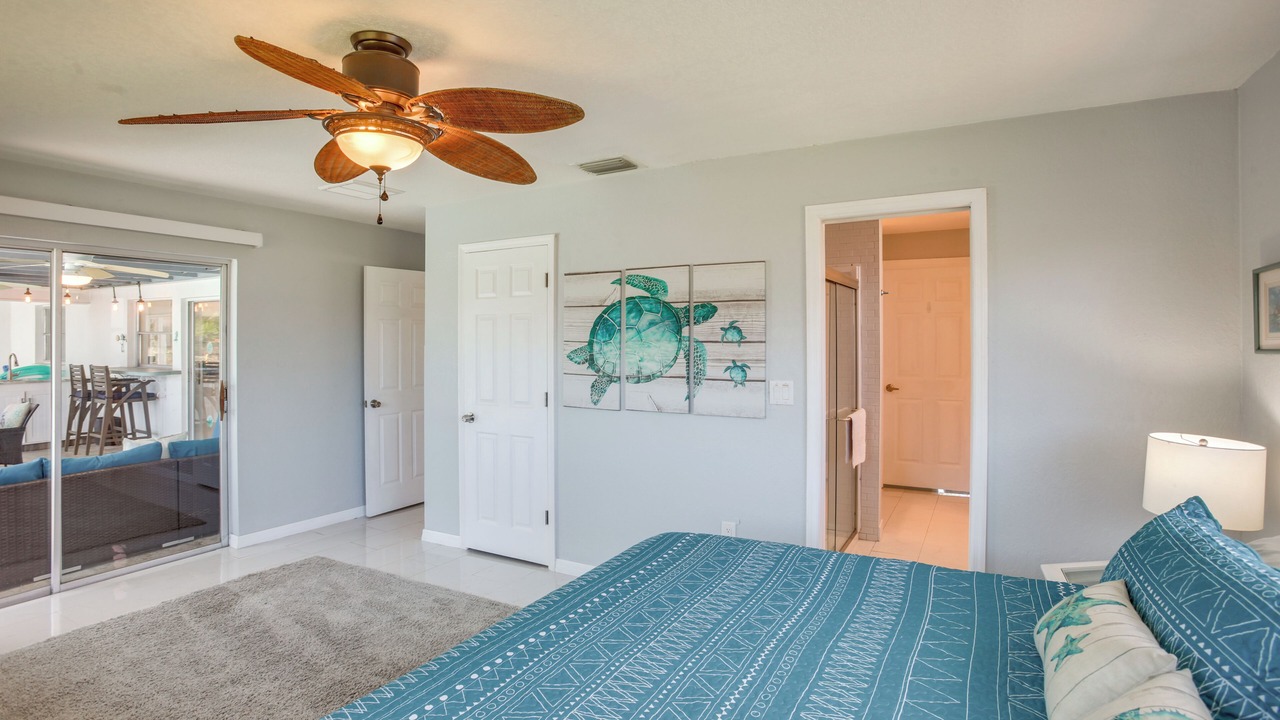 Photo of Bedroom in Yacht Club