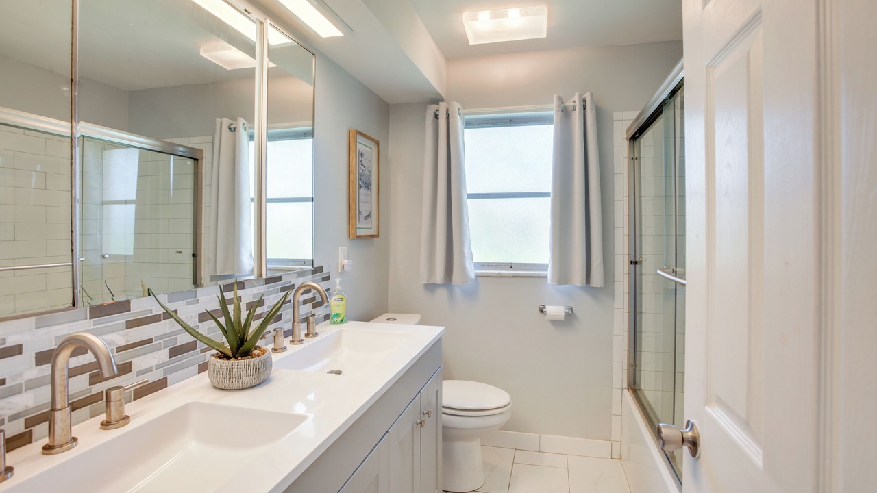 Photo of Bathroom in Yacht Club