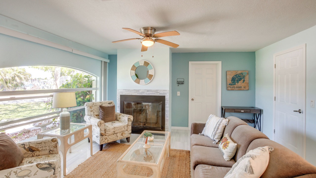Photo of Livingroom in Yacht Club