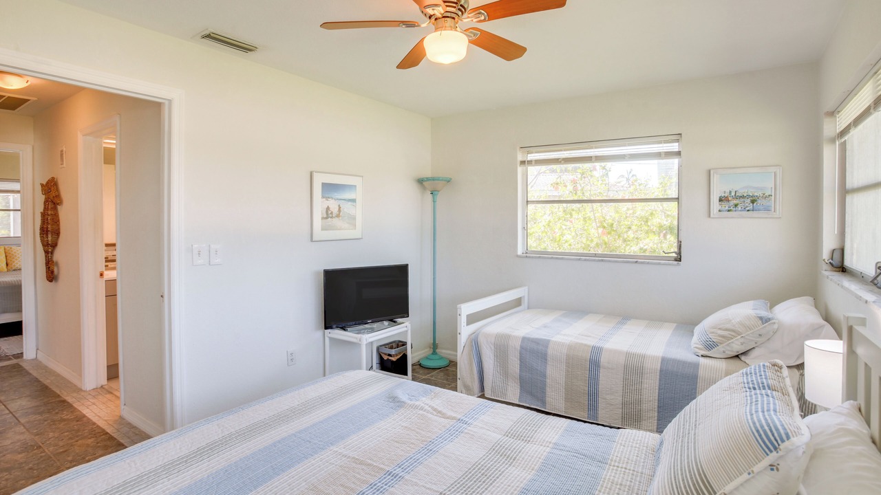Photo of Bedroom in Yacht Club