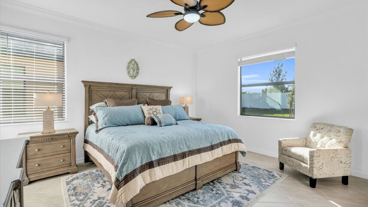 Photo of Bedroom in River Hall