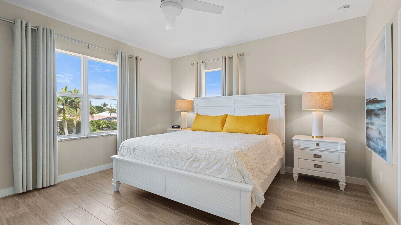 Photo of Bedroom in Yacht Club