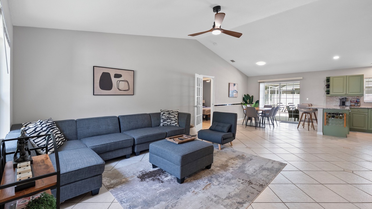 Photo of Livingroom in Lake Sarasota