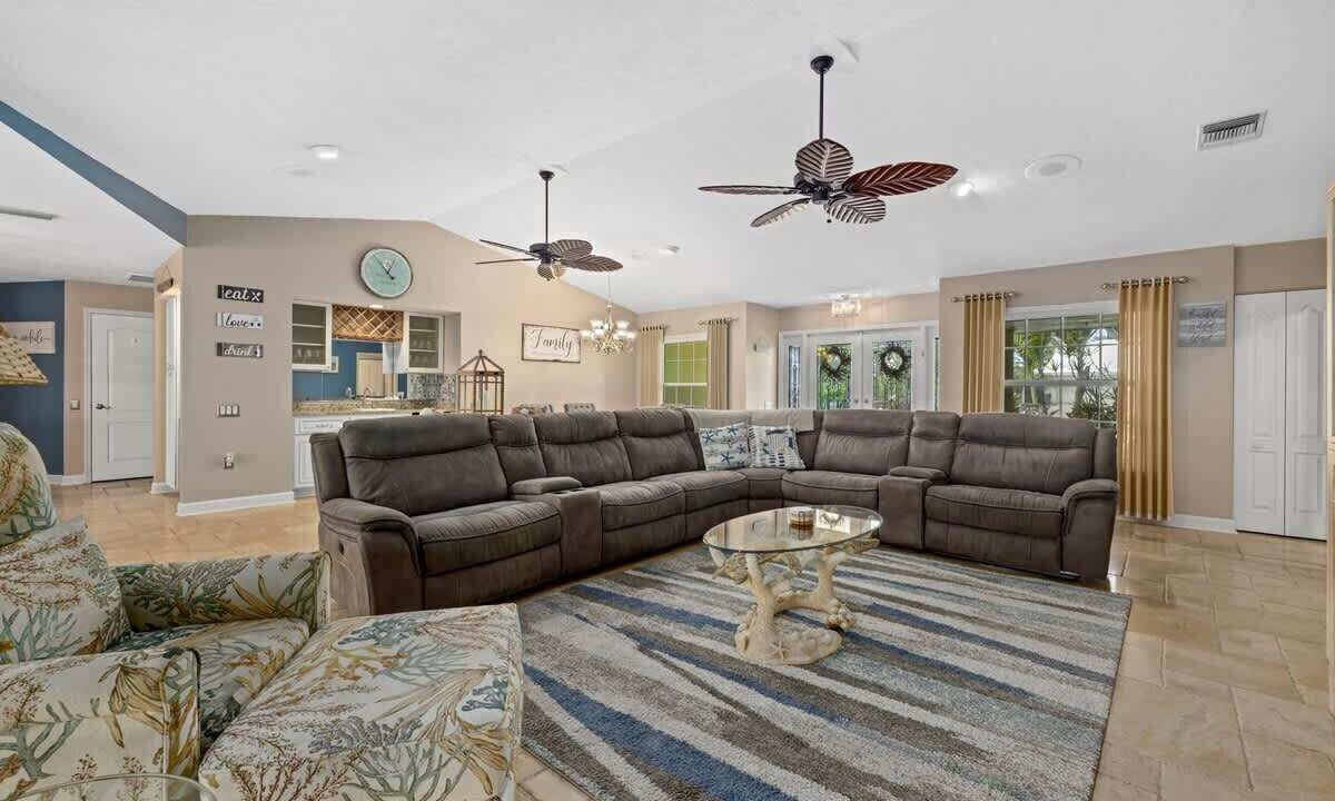 Photo of Livingroom in Plantation