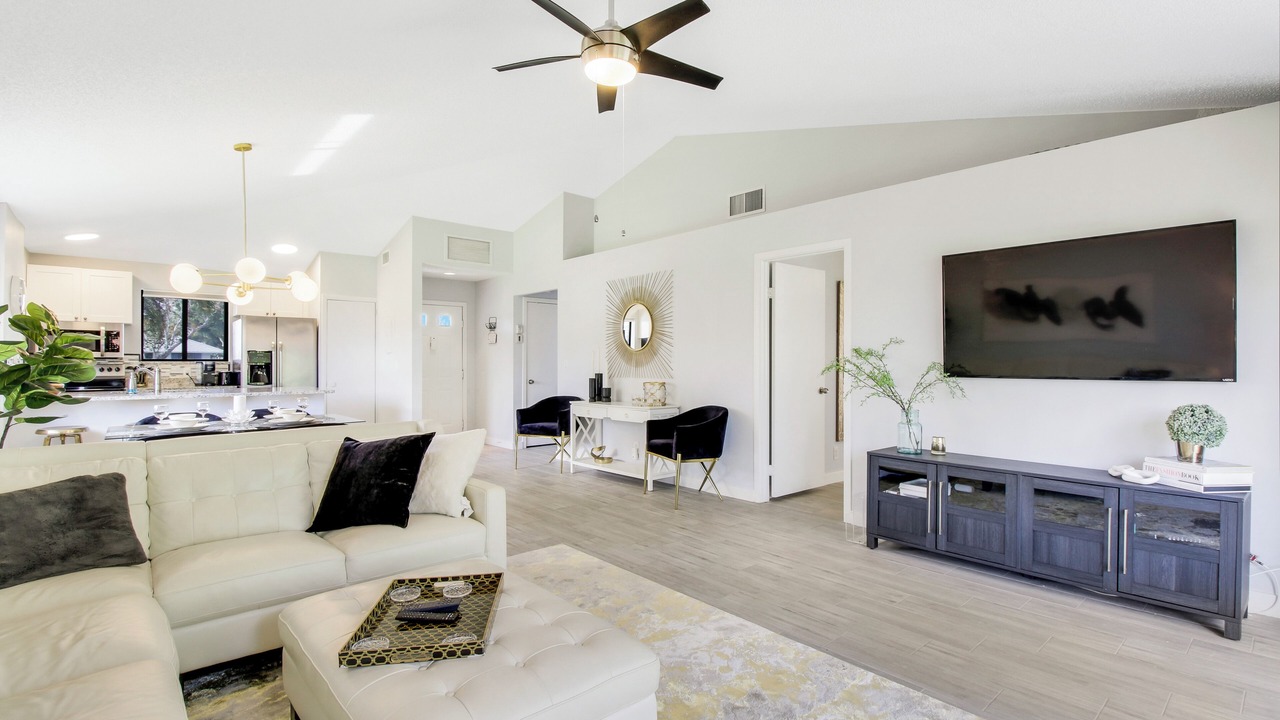 Photo of Livingroom in Palm Beach Gardens