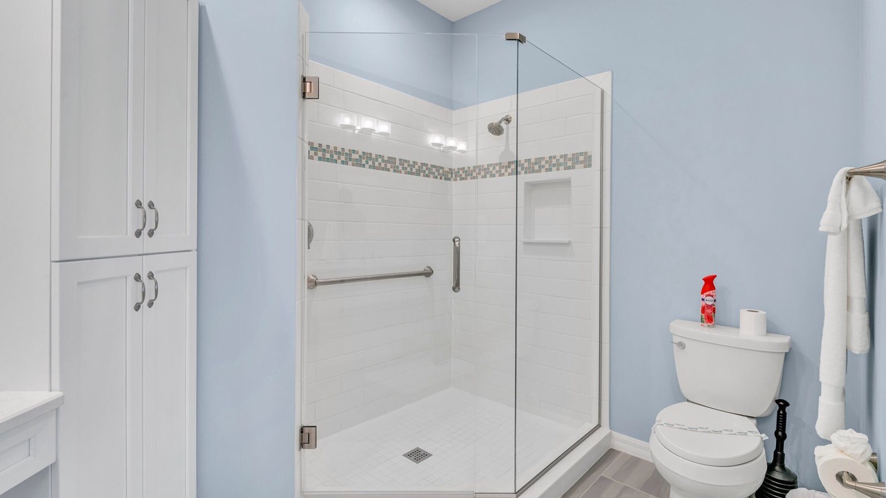 Photo of Bathroom in Tropical Cove