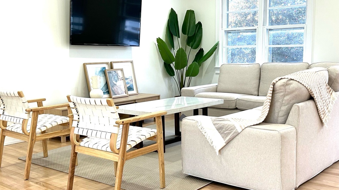 Photo of Livingroom in Long Branch