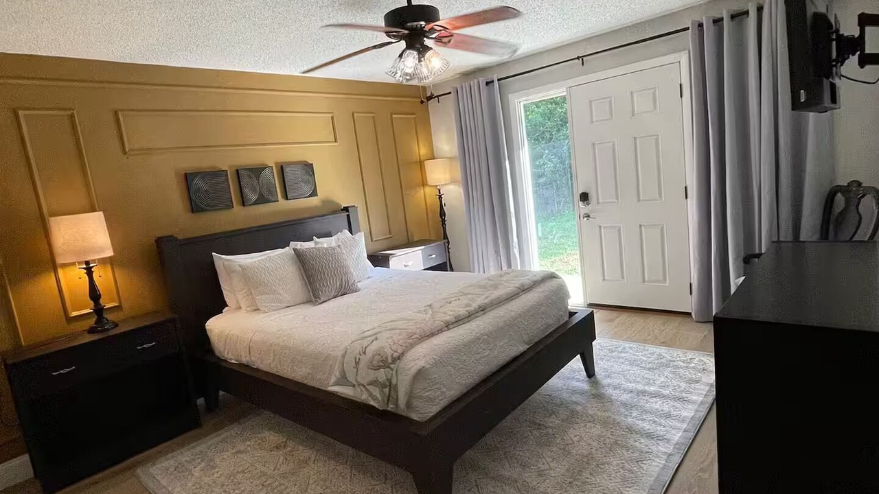 Photo of Bedroom in Interchange Square