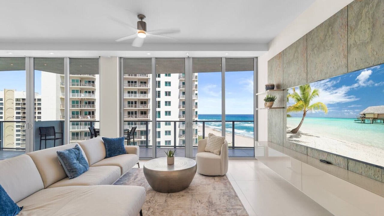 Photo of Livingroom in Singer Island