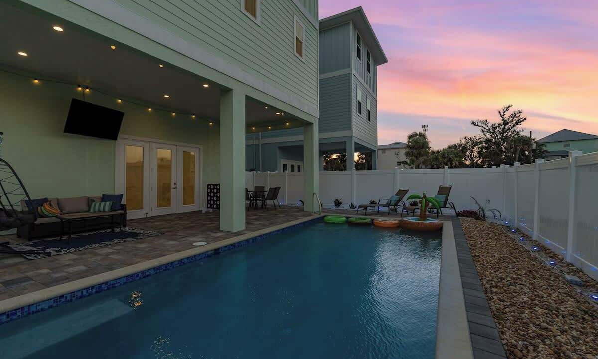 Photo of Outdoor in Mid Island