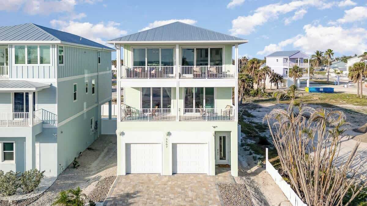 Photo of Outdoor in Mid Island
