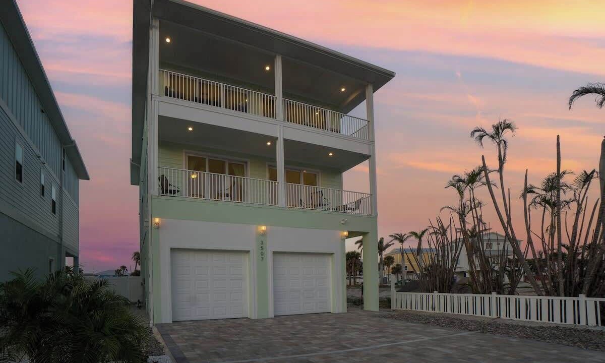 Photo of Outdoor in Mid Island