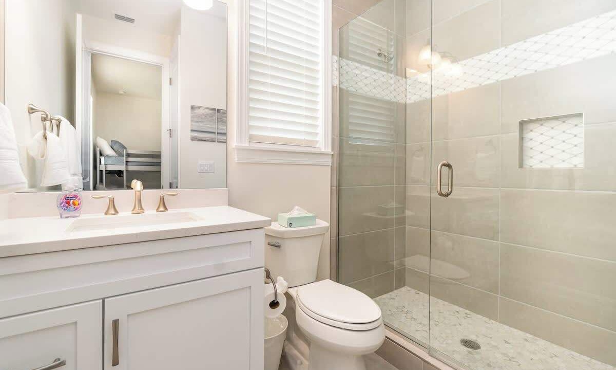 Photo of Bathroom in Mid Island