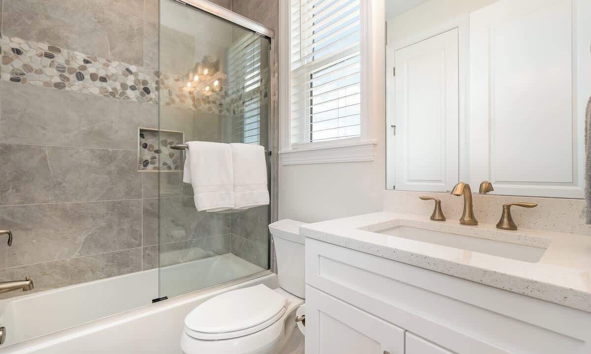 Photo of Bathroom in Mid Island