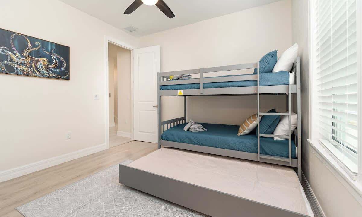 Photo of Bedroom in Mid Island