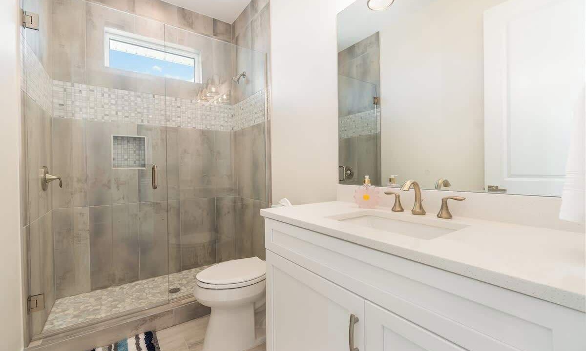 Photo of Bathroom in Mid Island