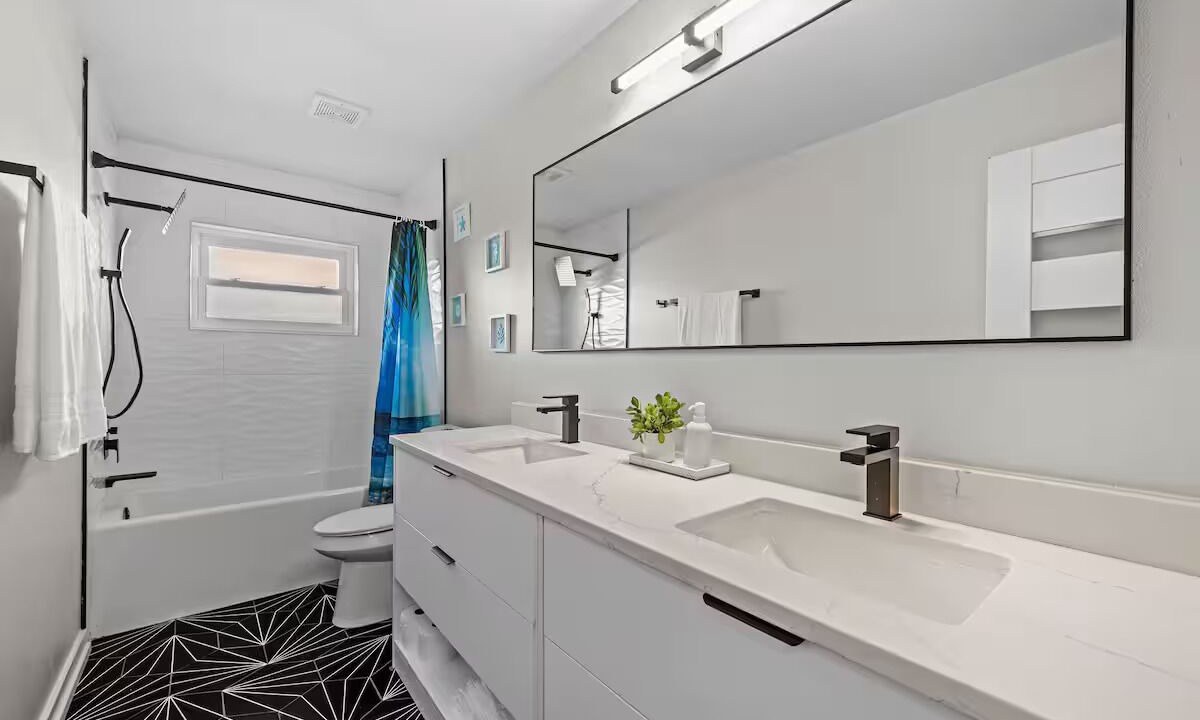 Photo of Bathroom in Laurel