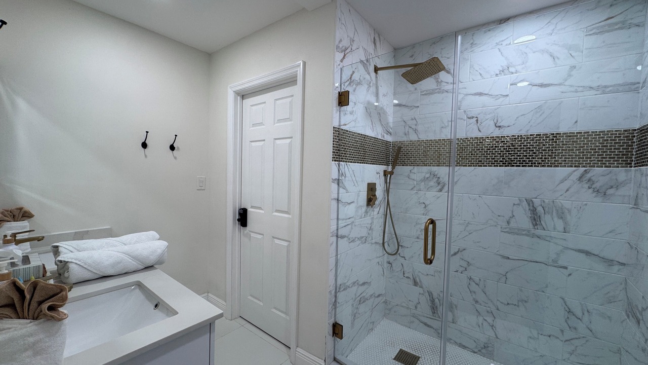 Photo of Bathroom in Oakland Park