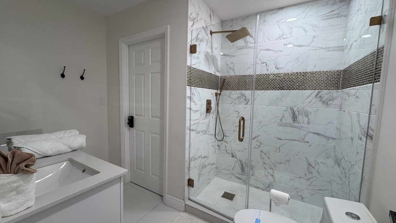 Photo of Bathroom in Oakland Park
