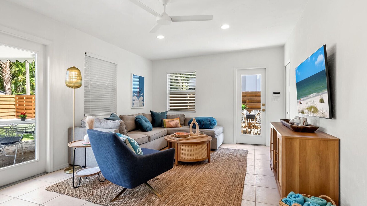 Photo of Livingroom in Hudson Bayou