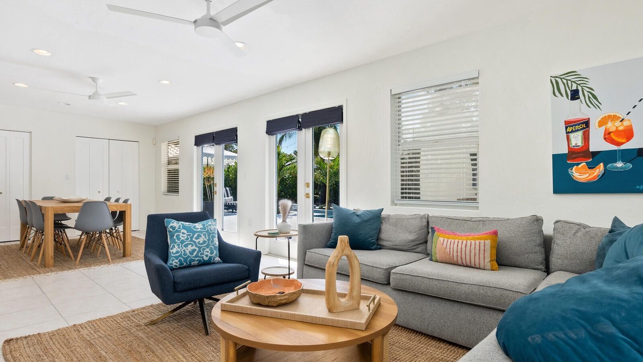 Photo of Livingroom in Hudson Bayou
