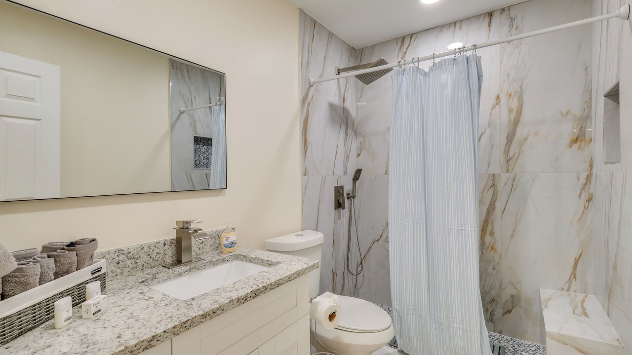 Photo of Bathroom in Joel