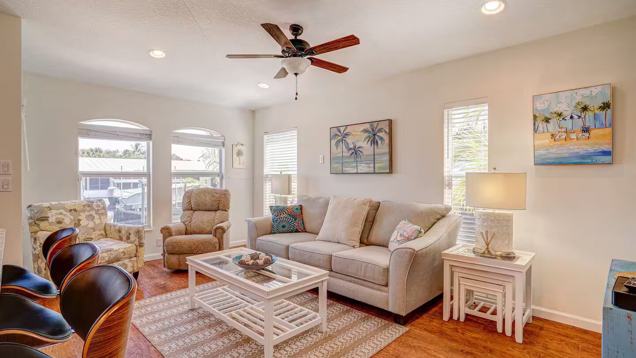 Photo of Livingroom in Hutchinson Island South