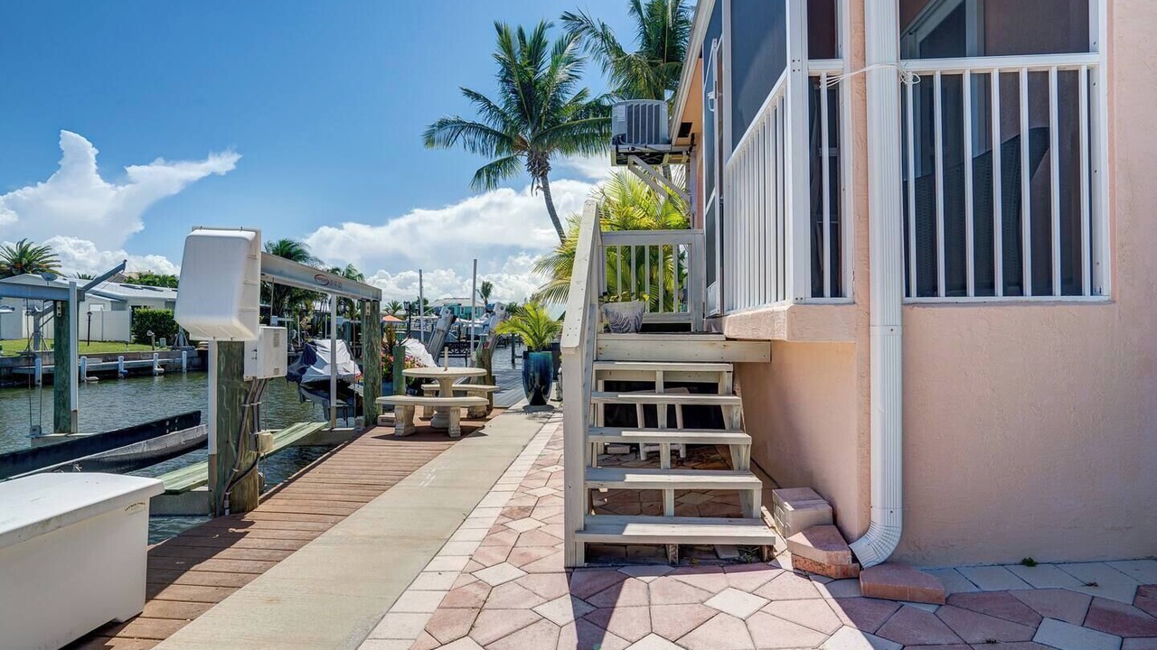 Photo of Outdoor in Hutchinson Island South