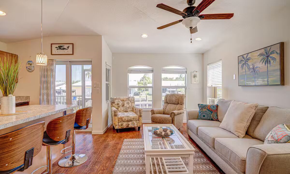 Photo of Livingroom in Hutchinson Island South