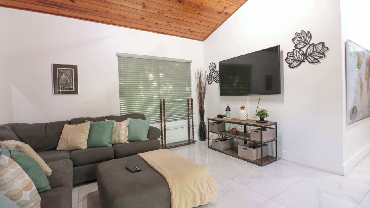 Photo of Livingroom in Northeast Miami