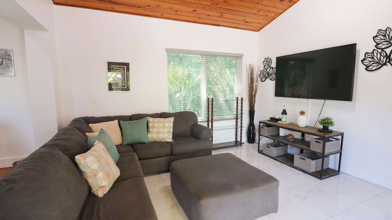 Photo of Livingroom in Northeast Miami