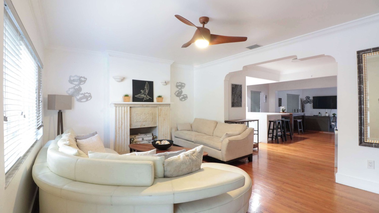 Photo of Livingroom in Northeast Miami