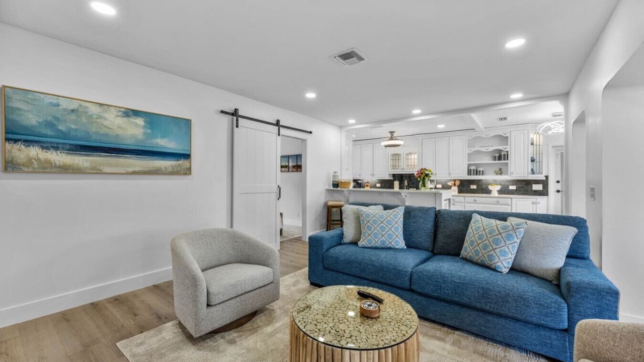 Photo of Livingroom in Juno Beach