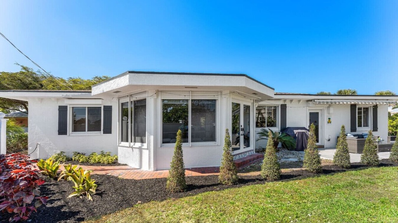 Photo of Outdoor in Juno Beach